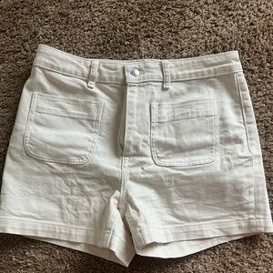 Patch pocket shorts 🩳